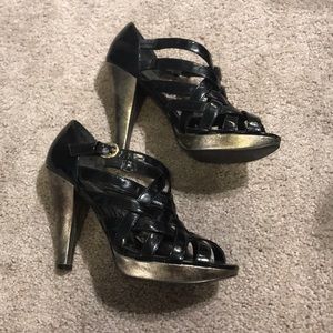 Black strappy Shoe 👠